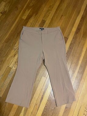 Eloquii Cropped Tan Pants – Size 20 (Plus / ~XL–2XL)